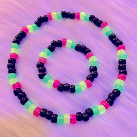 Hand Crafted Jewelry - KANDI 👽 Choker & Bracelet